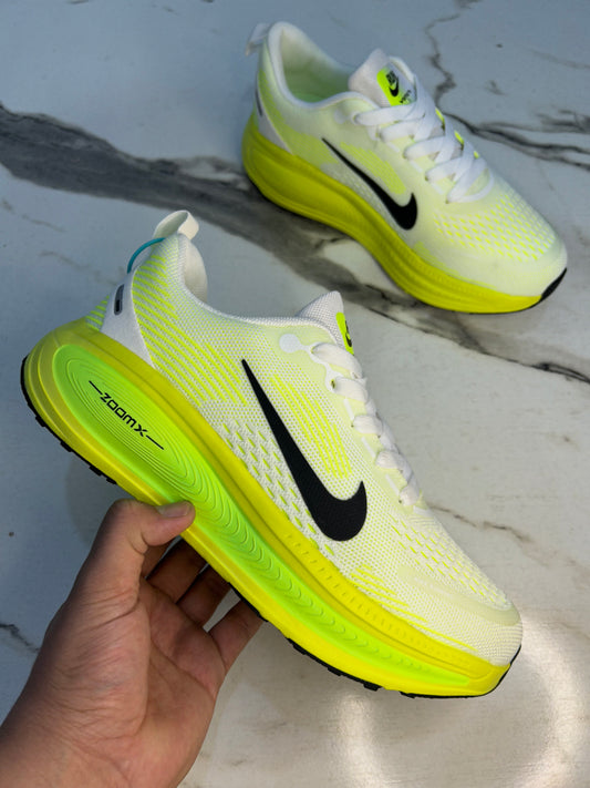 NK Zoom X Vomero 18