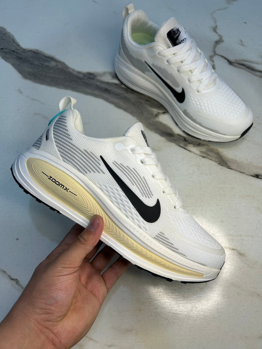 NK Zoom X Vomero 18